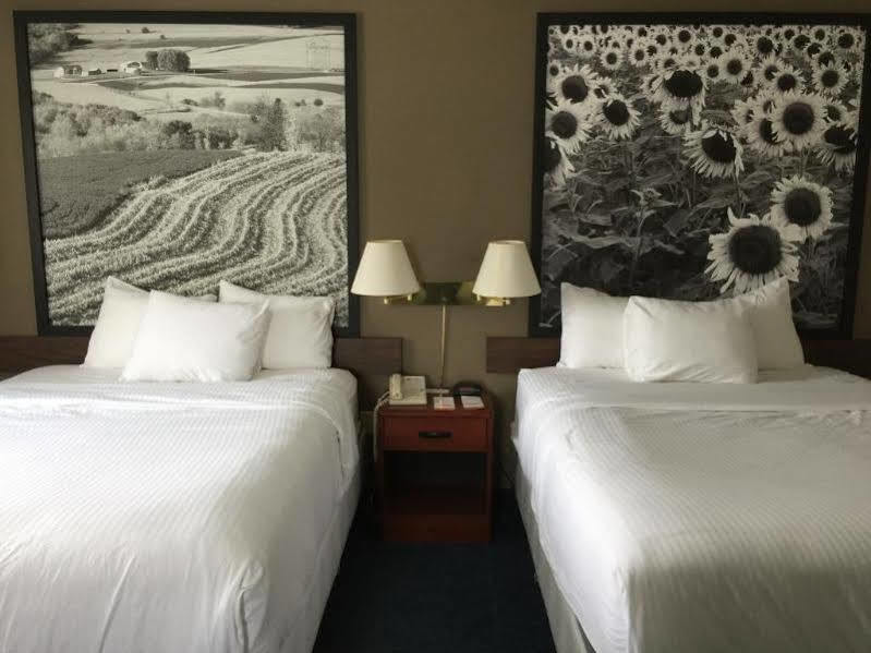 Super 8 By Wyndham Emmetsburg Hotell Eksteriør bilde